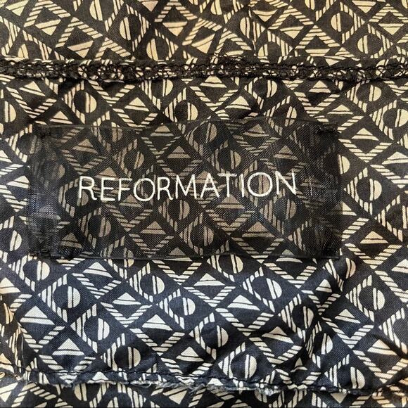 Reformation Silk Sleeveless Button Down Back Cut Out Top XS/S - Picture 5 of 10